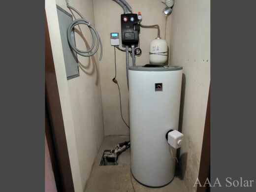 Solární ohřev bojleru 200 litrů s elektrickou patronou.